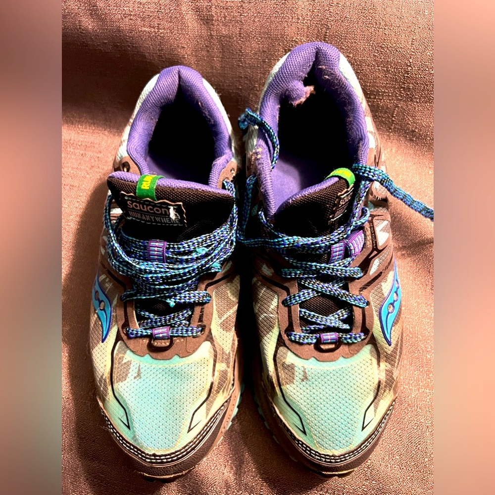 Saucony runanywhere blue camo vibram sole sneakers size 9